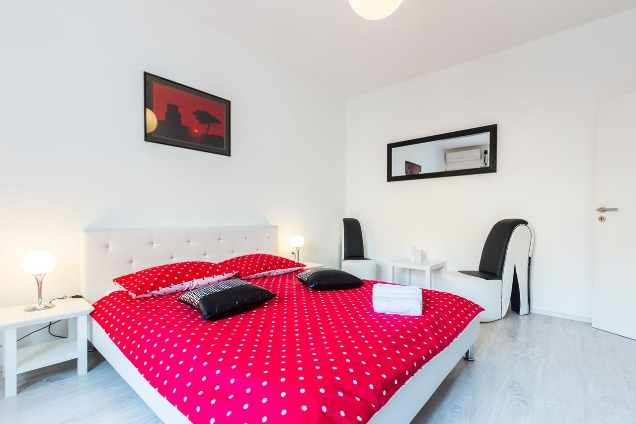 Fifi Apartment W. Parking In Old Town Zadar Exterior photo
