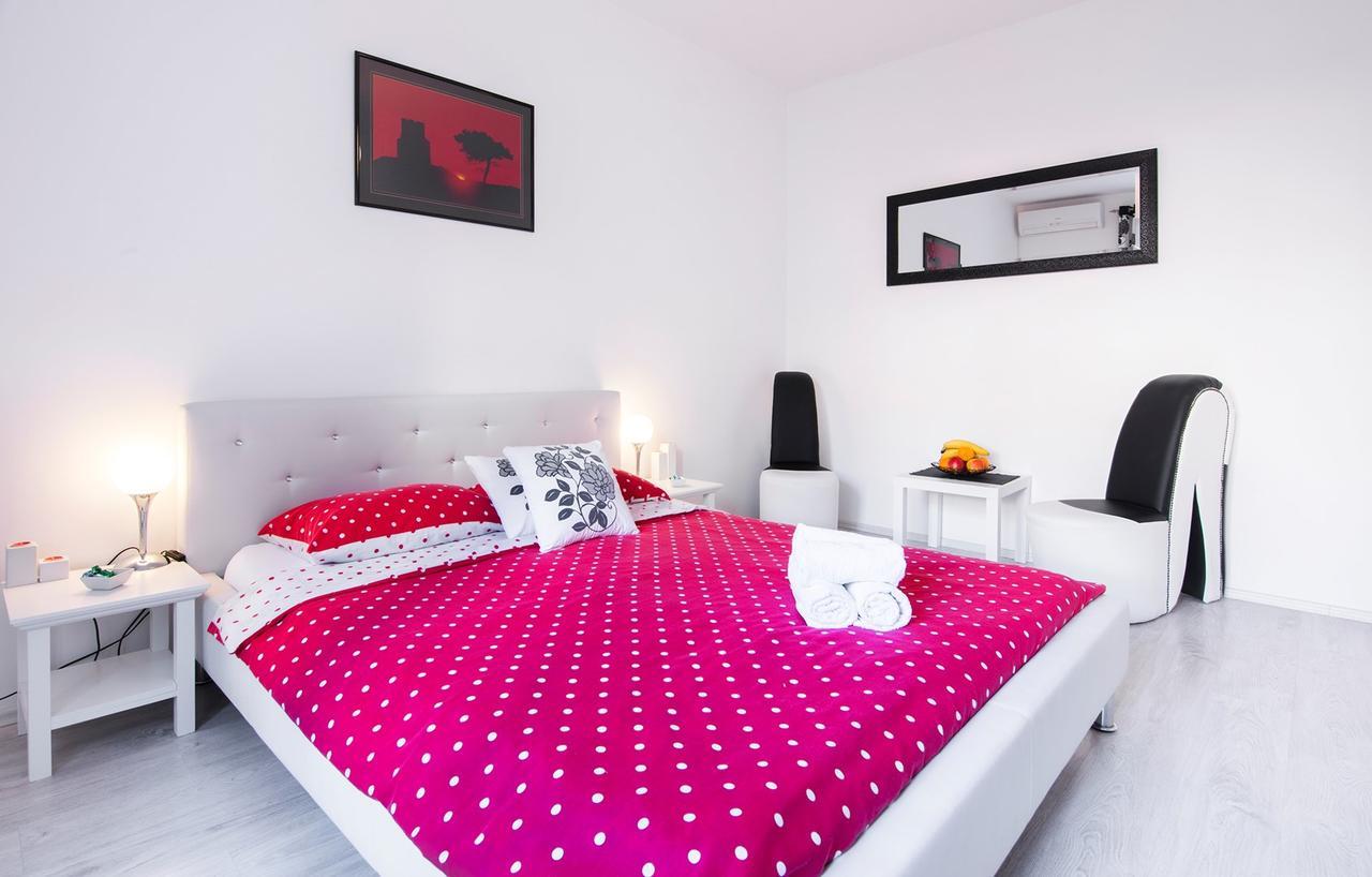 Fifi Apartment W. Parking In Old Town Zadar Exterior photo
