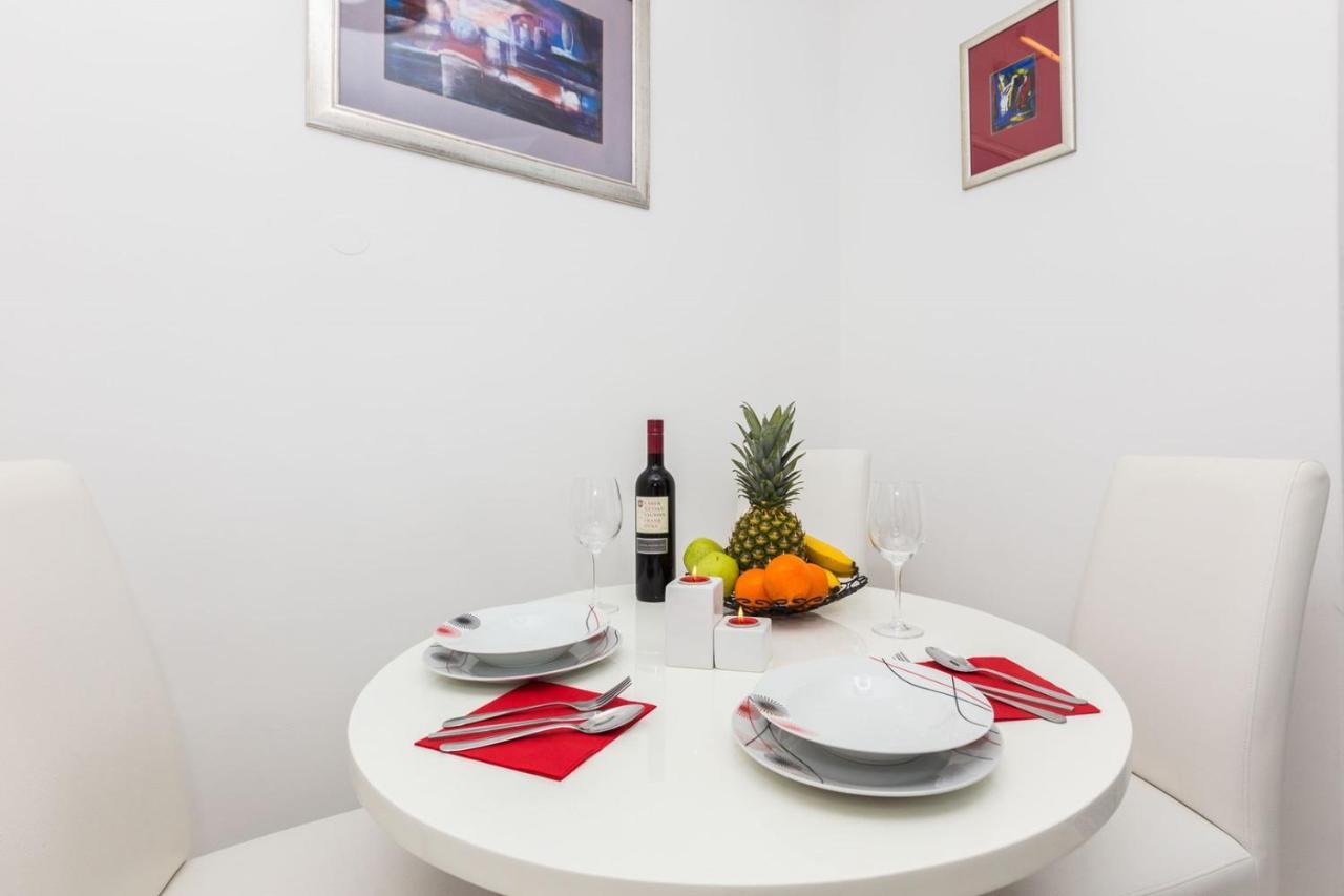 Fifi Apartment W. Parking In Old Town Zadar Exterior photo